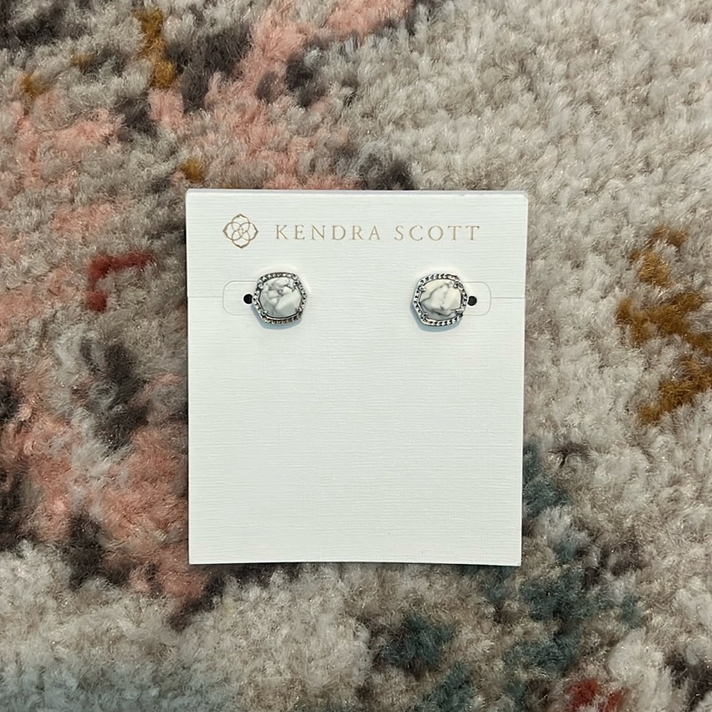 ✨NWT✨ Kendra Scott Davie Stud Earrings